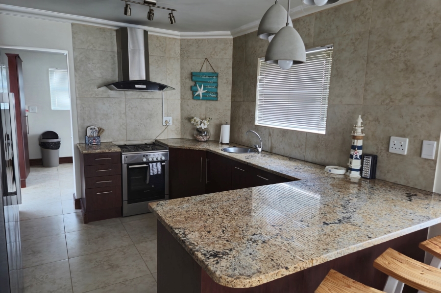4 Bedroom Property for Sale in Sandy Point Western Cape